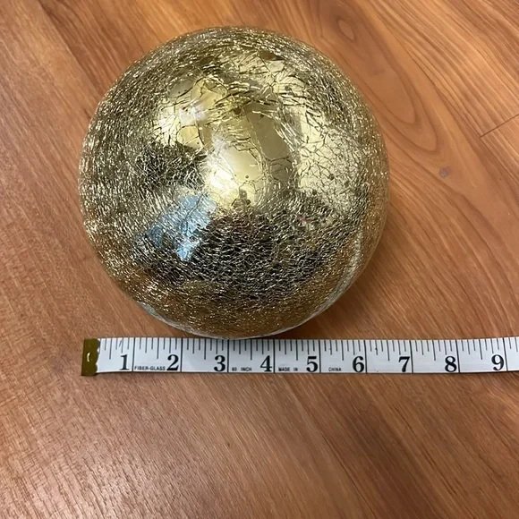 LED Illuminated Golden Orb - Picture 4 of 7